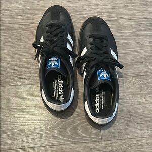 Adidas Classic Black and White SAMBA